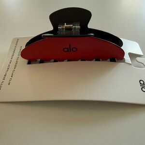 Alo Outline Claw Clip